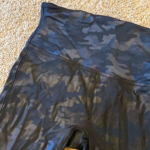 Spanx camouflage print black leggings